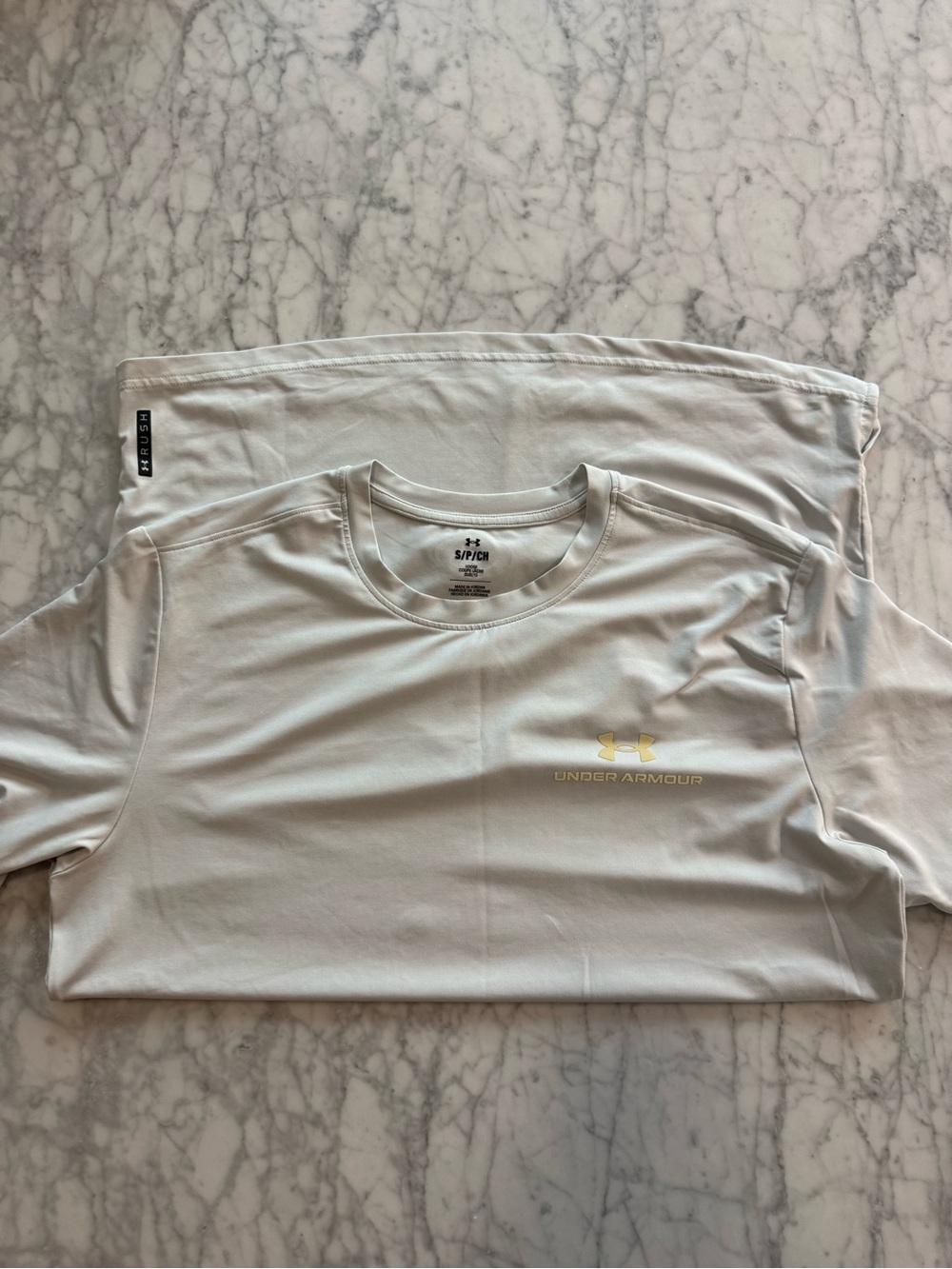 Under Armour Men's Light Gray Crew Neck Performance Tee with Subtle Logo